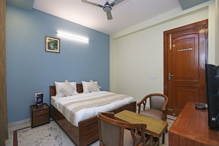 Room 5 of 20