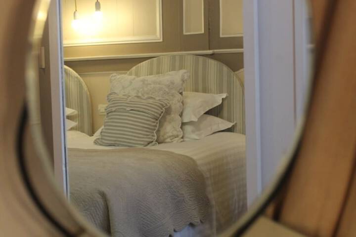 Room 12 of 37