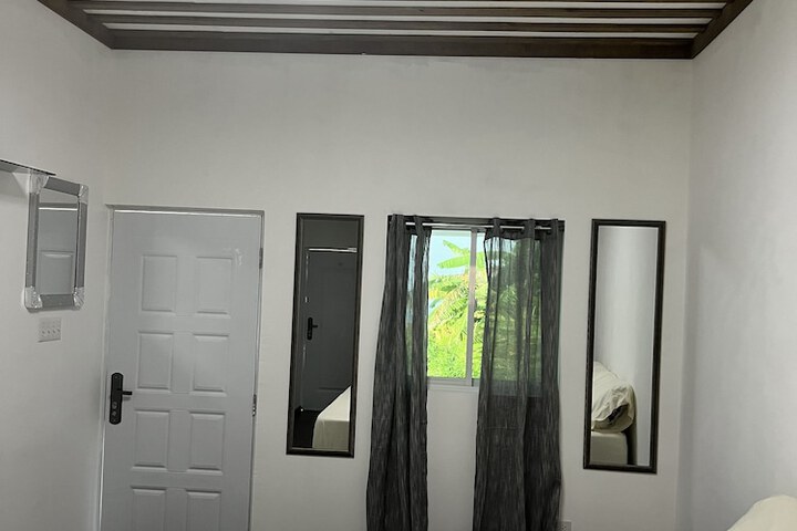 Room 33 of 105