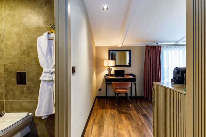 Room 49 of 107