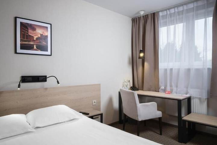 Room 15 of 51