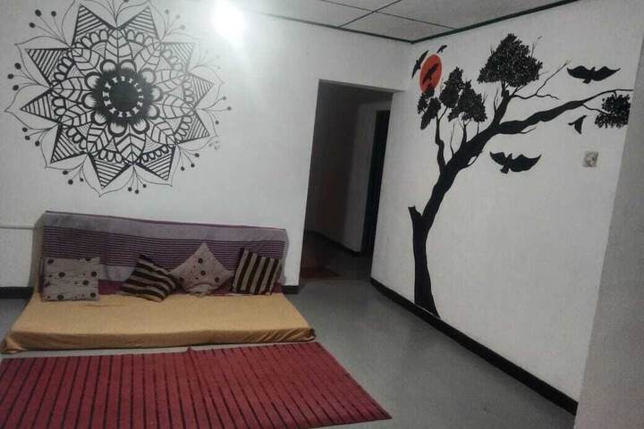 Room 8 of 10