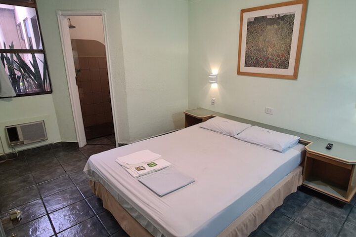Room 4 of 24