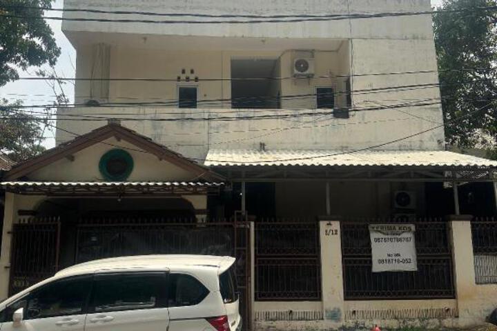 Hotel O S12