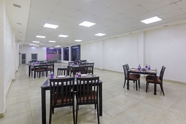 Ballroom/Hall 28 of 38