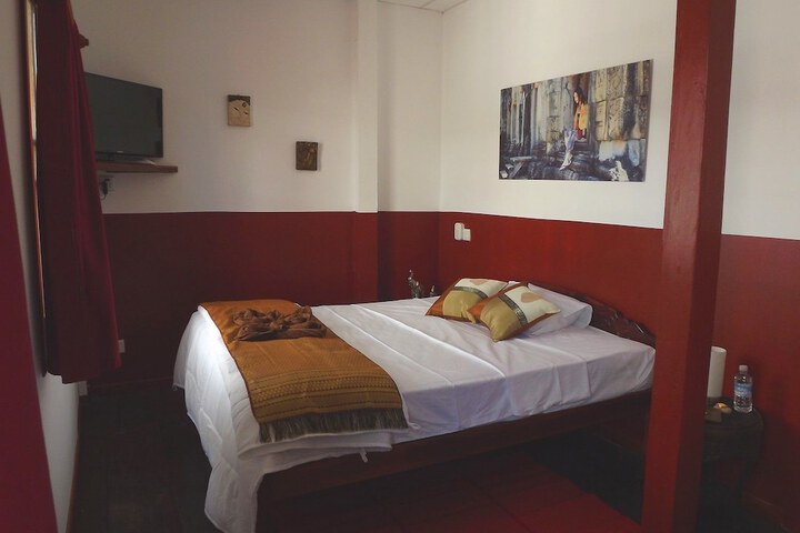 Room 6 of 48