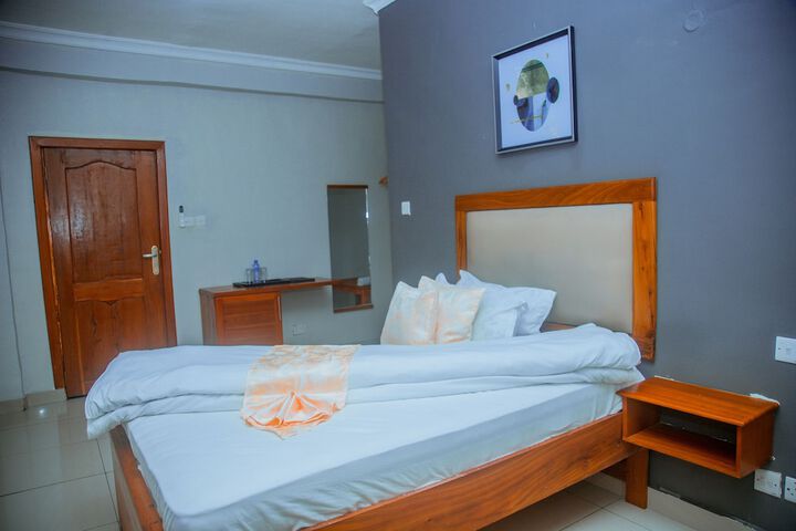 Room 25 of 66