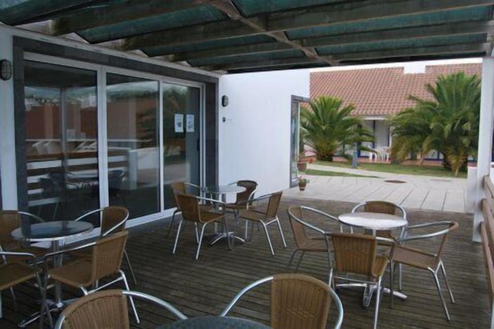 Snack bar