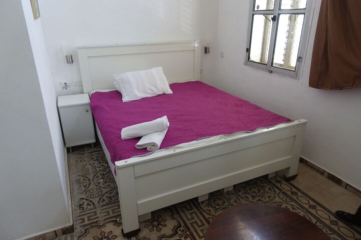 Room 7 of 11