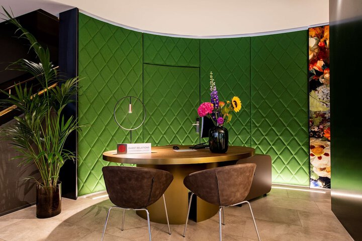 Entrance & Lobby