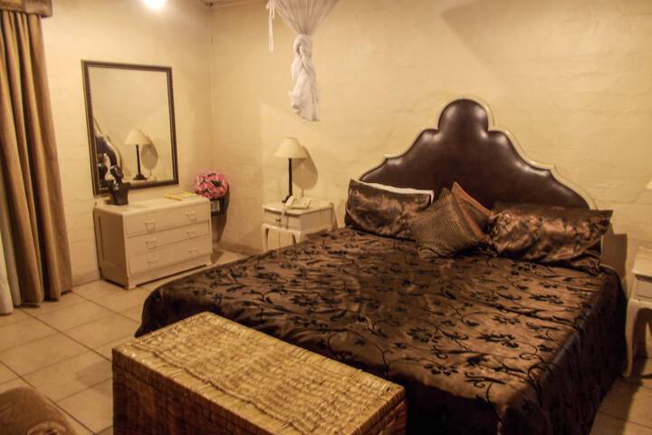 Room 4 of 37