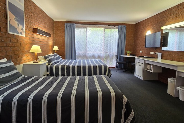 Room 10 of 35