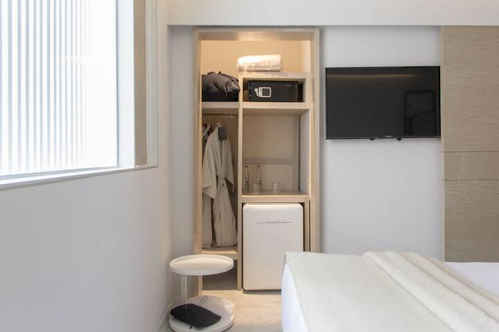 Room 5 of 48