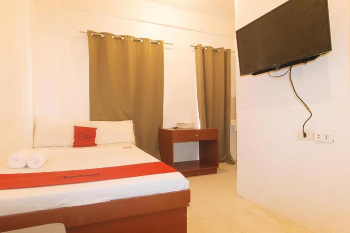 RedDoorz at the Central Inn Boracay Island