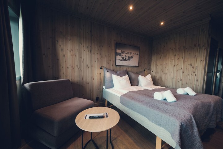 Room 18 of 114
