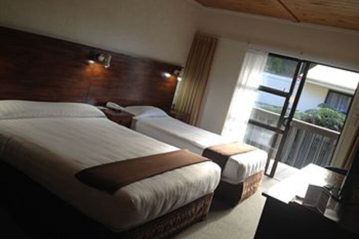Room 17 of 33