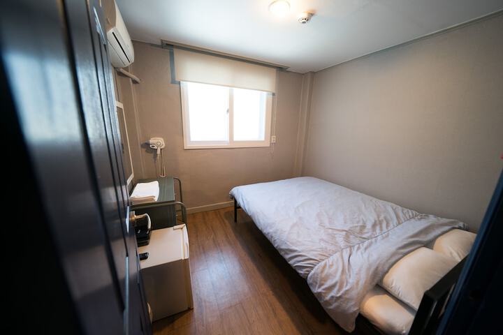 Room 30 of 62