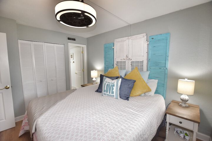 Room 5 of 65