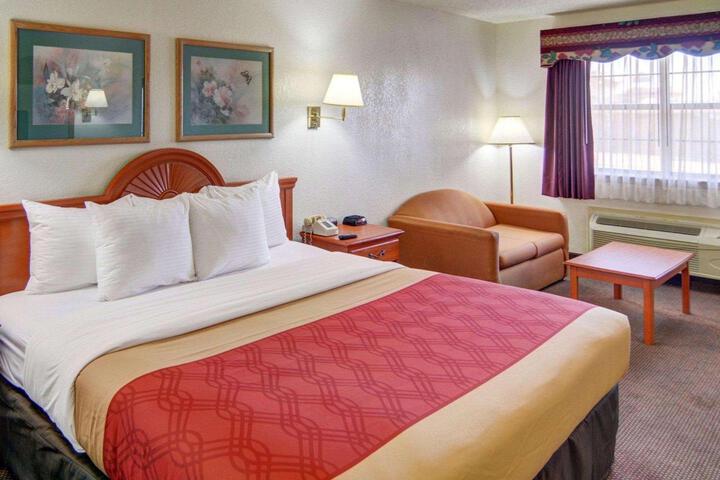 1 King Bed (1 of 3)