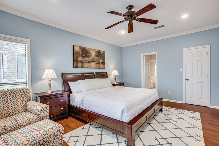 Room 4 of 20