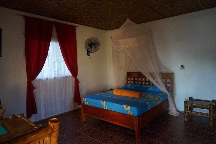 Room 3 of 52