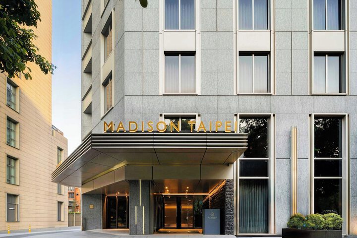 Hotel 74 of 80