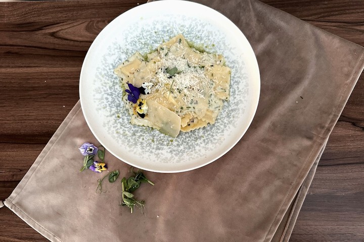 Dining 52 of 74