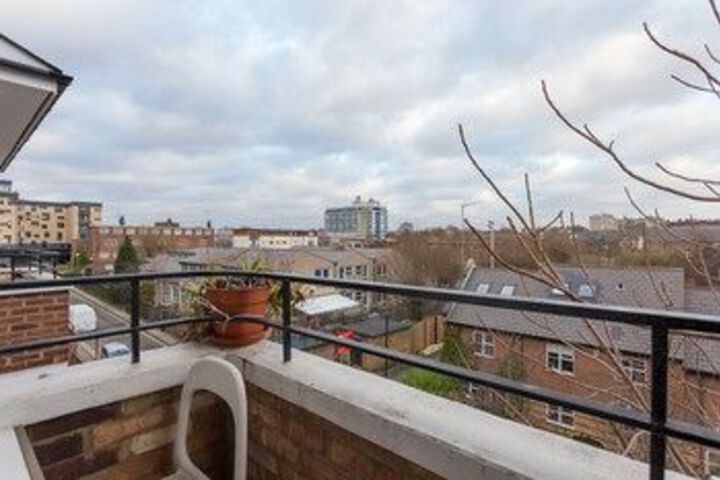 Terrace/Patio 5 of 34