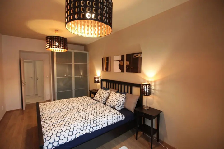 Room 3 of 10
