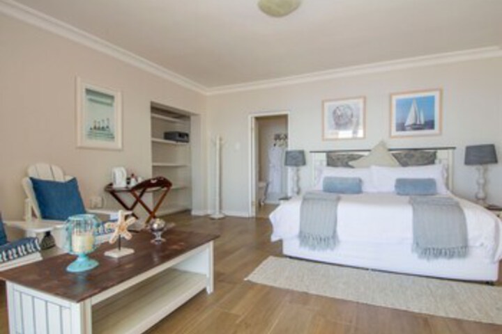 Room 21 of 25