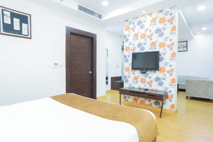 Room 17 of 80
