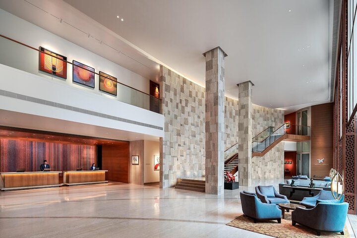 Entrance & Lobby
