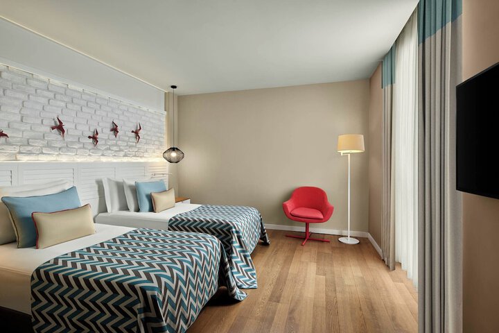 Room 21 of 203