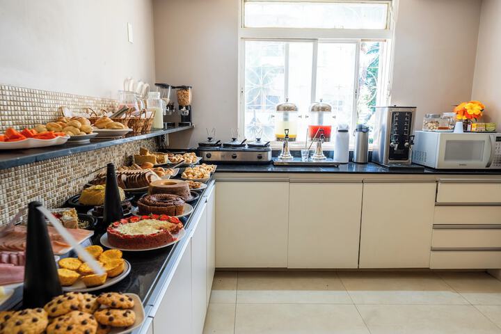 Breakfast/Coffee Service 32 of 41