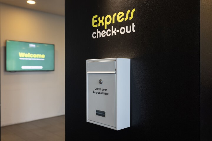 Check-in/check-out kiosk