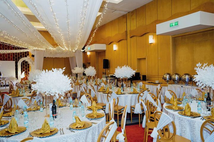 Banquet hall