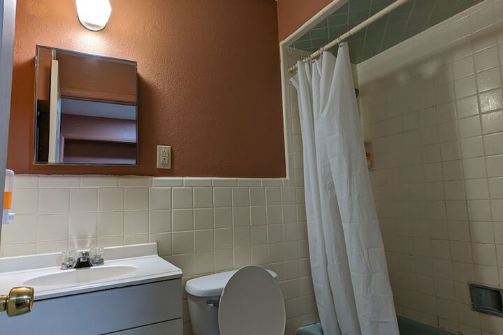 Room 15 of 25