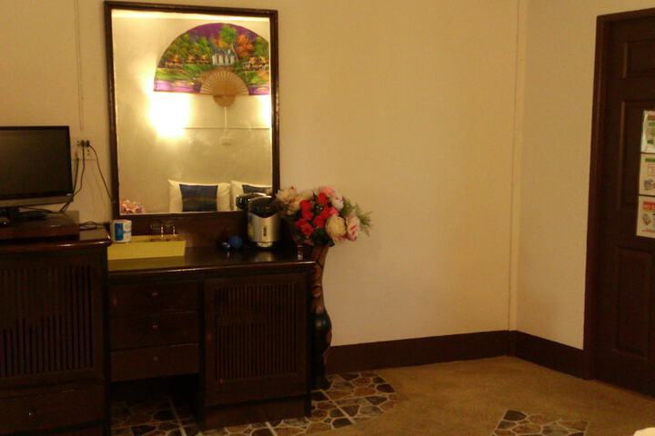 Room 9 of 137