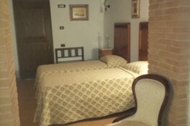Room 45 of 66