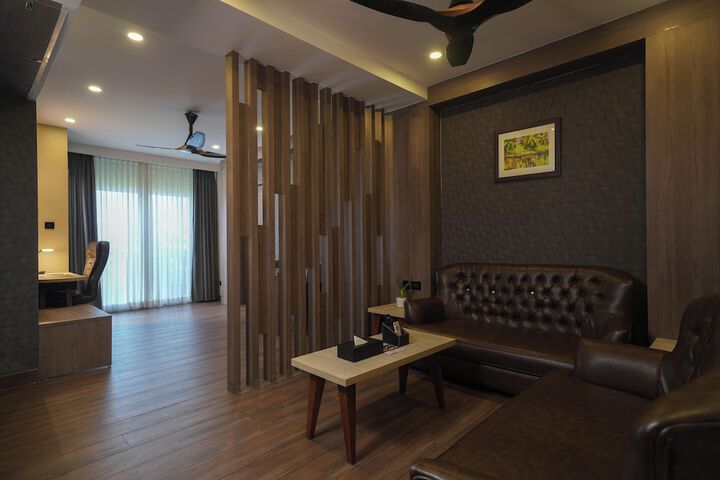 Room 28 of 62