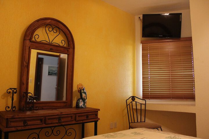 Room 83 of 599