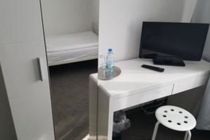 Room 12 of 39