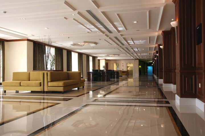 Entrance & Lobby