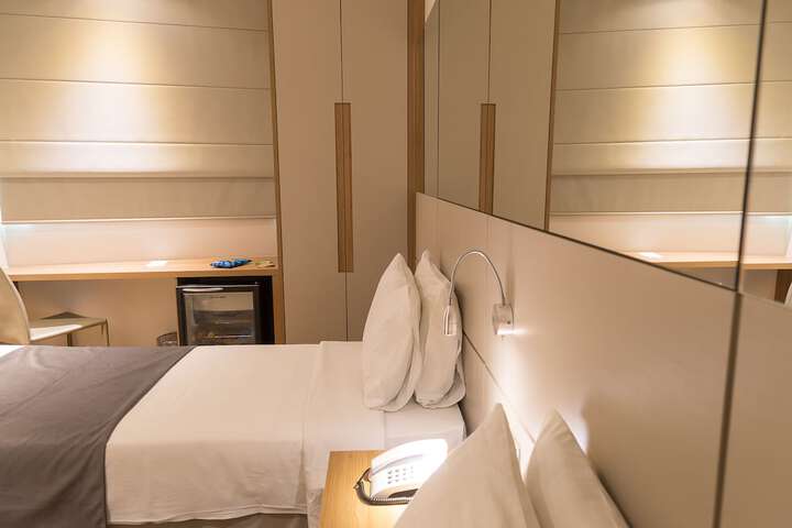 Room 27 of 138