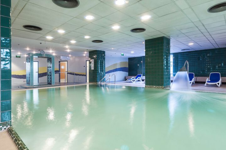 Pool Hotel