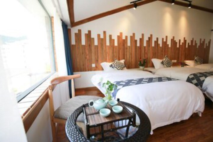 Room 11 of 24
