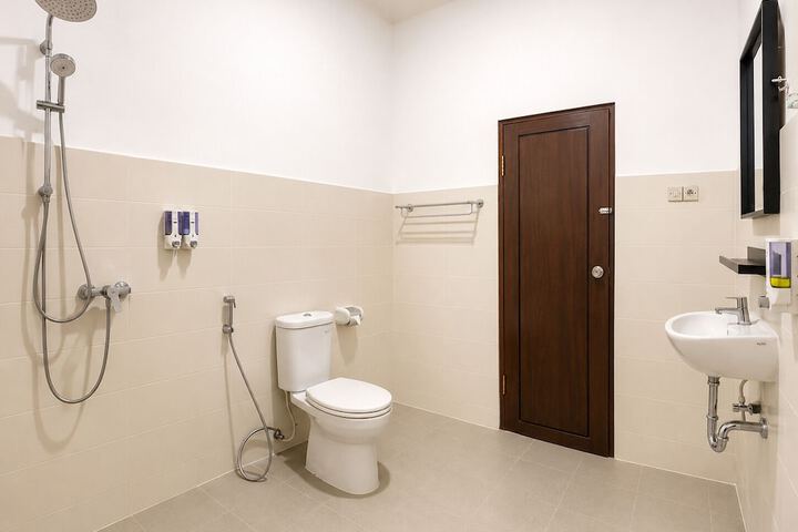 Room 9 of 13