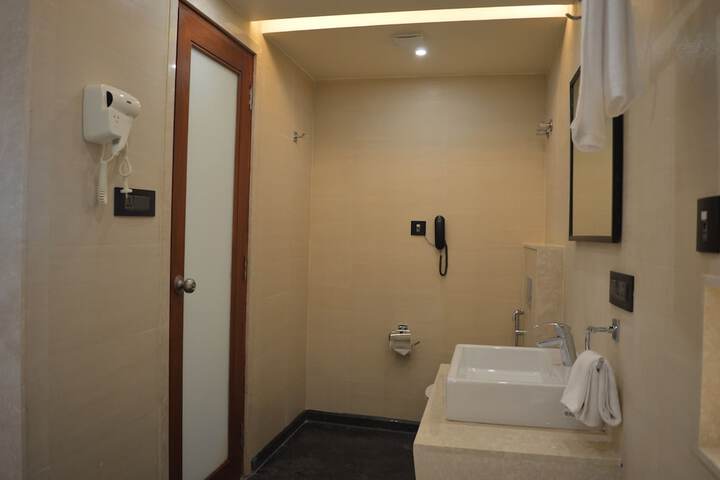 Room 19 of 35