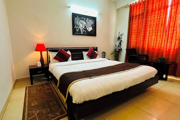Room 5 of 11