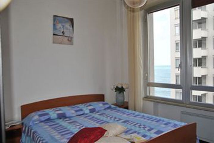 Room 21 of 42